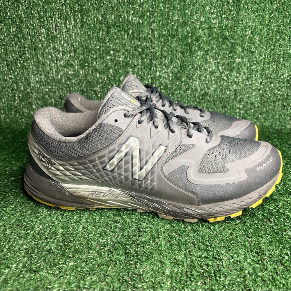 New Balance Summit KOM Vibram Sole Gray Trail Hiking Shoes Mens 11 4E Extra Wide